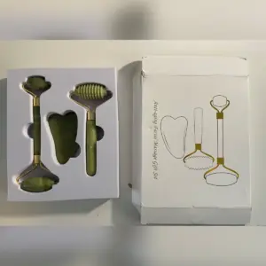 Žaliojo akmens veido masažo rinkinys 2